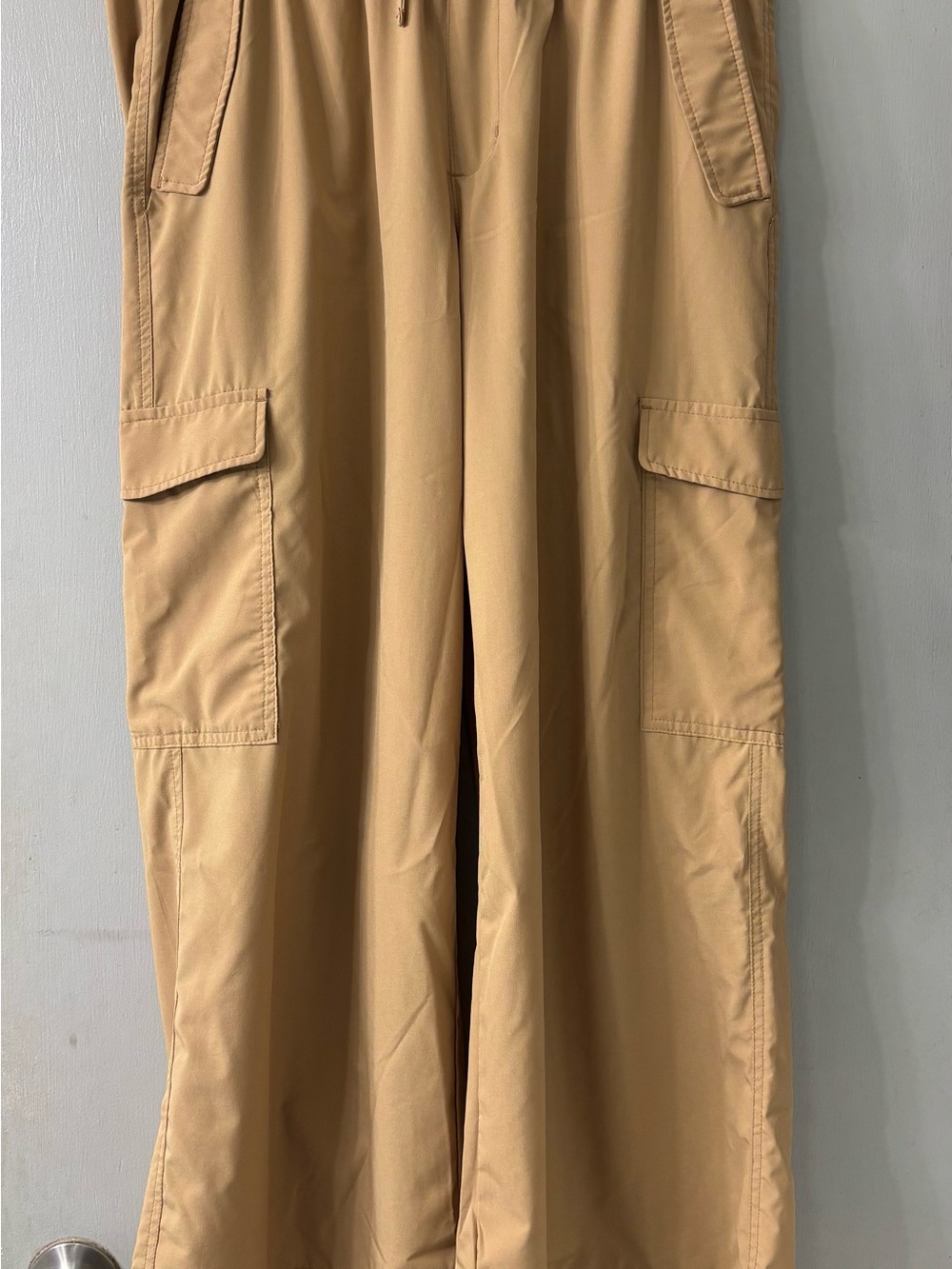 Women's Old Navy Stretch Tech Cargo Pants Beige Pockets Elastic
Waist L Petite